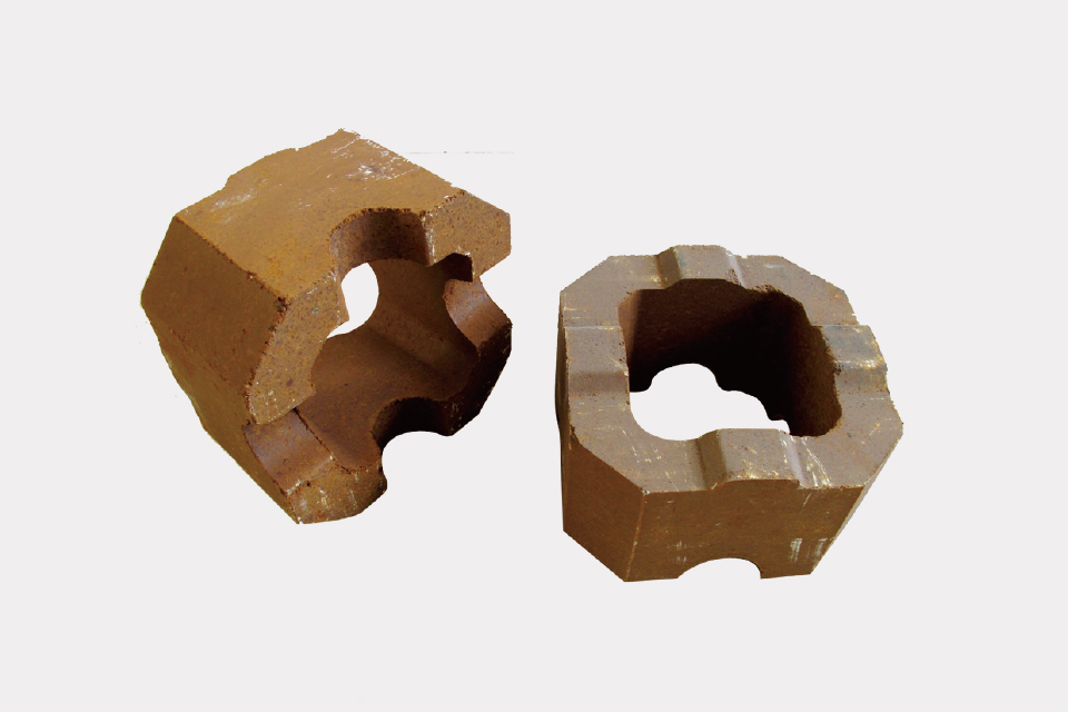 Magnesia brick for glass kiln